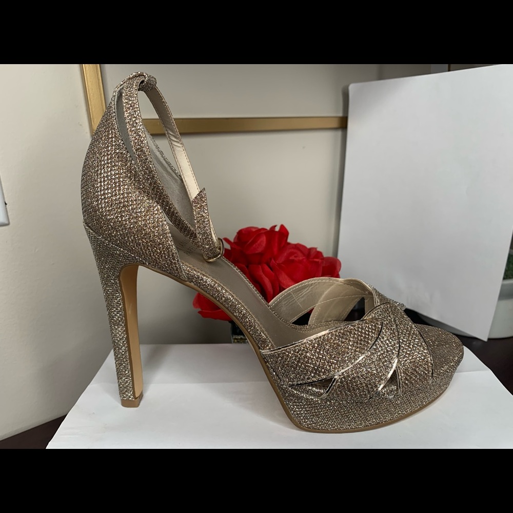 Beautiful gold heels